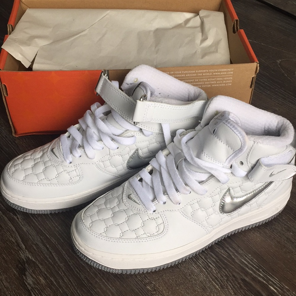 NIKE Air Force 1 mids
